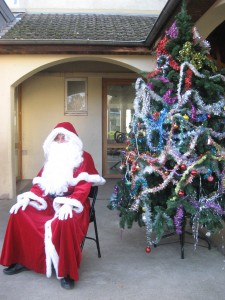 Le Père Noël à l''école Jean Moulin d'Aix en Othe