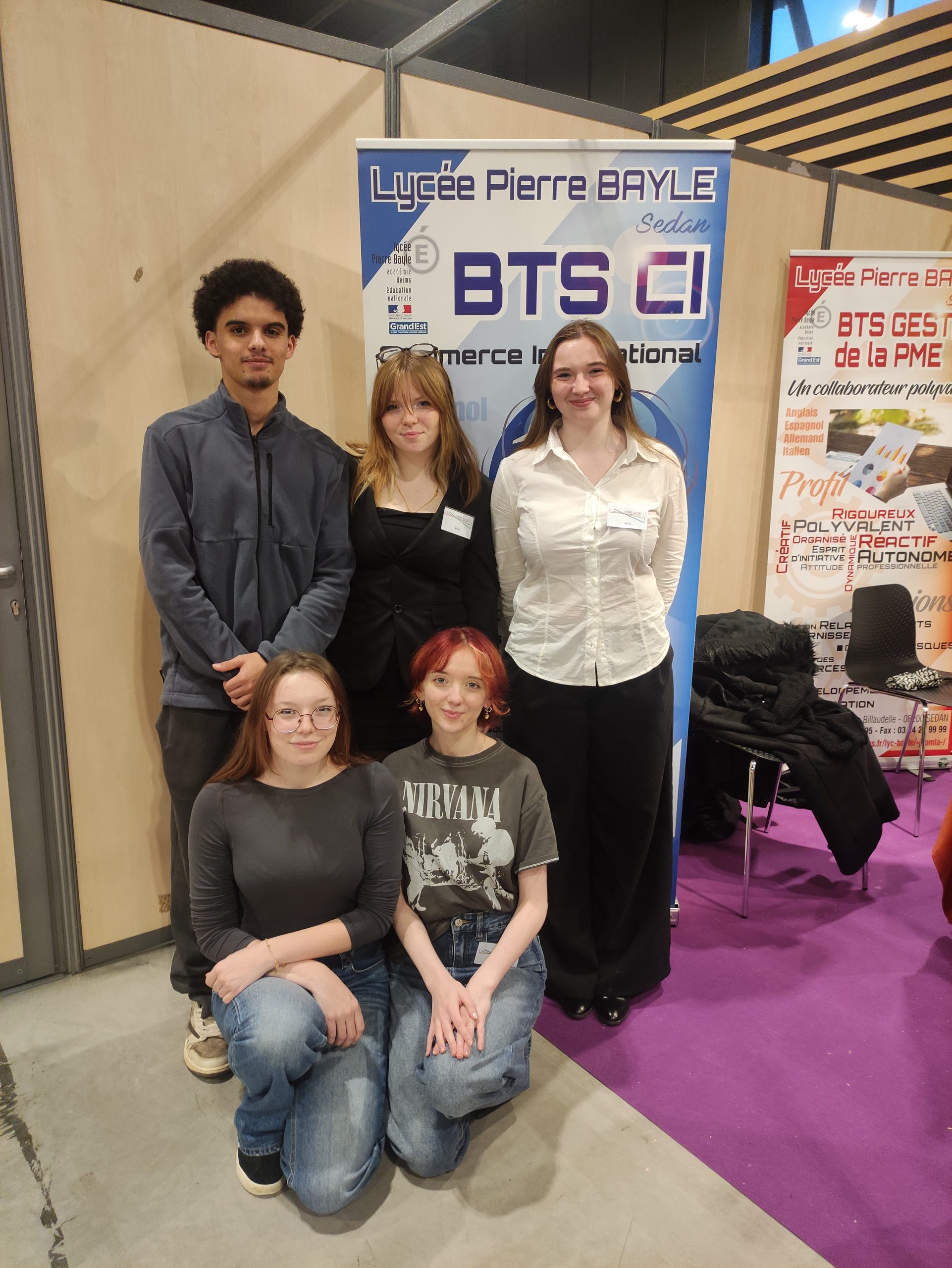 Les étudiants du BTS Commerce International étaient présents ce vendredi 28 novembre 2025 au Forum Avenir Etudiant (FAE) de Reims, afin de présenter leur formation.